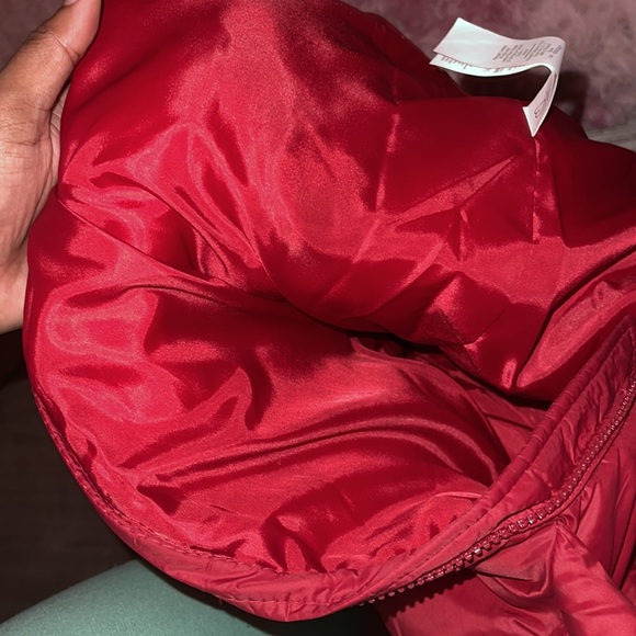 Red puffer jacket - Picture 4 of 5